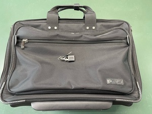  business soft carry bag ALI-6370 ( south capital pills attached ) beautiful . secondhand goods!!