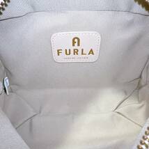 【TOA-5422】 FURLA フルラ AMICA アミカ ショルダーバッグ クロスボディ 斜め掛け ポシェット レザー ベージュ レディース ロゴ金具_画像8