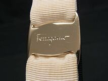 1円 ■美品■ Salvatore Ferragamo フェラガモ ヴァラリボン キャンバス バレッタ ヘアアクセサリー ベージュ系×ブラック系 AW5718_画像4