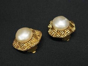 1 jpy # beautiful goods # CHANEL Chanel Vintage pearl clip type earrings accessory lady's gold group FC4605