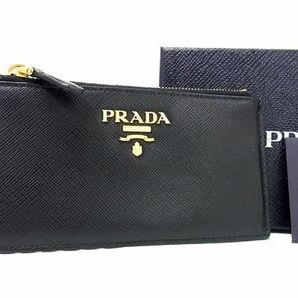 1円 ■極美品■ PRADA プラダ サフィアーノレザー カードケース マルチケース 定期入れ 名刺入れ メンズ ブラック系 FA3869の画像1