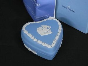 ■美品■ WEDGWOOD ウェッジウッド ジャスパー ハート型 オブジェ 小物入れ 陶器 置物 インテリア ライトブルー系×ホワイト系 DD4716