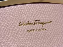 ■新品同様■ Salvatore Ferragamo フェラガモ ガンチーニ レザー カードケース カード入れ 名刺入れ レディース ピンク系 AS9587_画像5