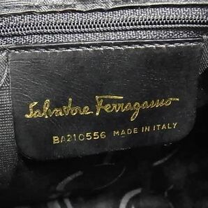 1円 Salvatore Ferragamo フェラガモ BA210556 ヴァラ パテントレザー クロスボディ ショルダーバッグ 斜め掛けかばん ブラック系 FA6089の画像6