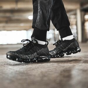 人気 美品 NIKE エアヴェイパーマックス２ 27.5 ナイキ AIR VAPORMAX スニーカー ストリート ブランド 