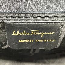 1円 Salvatore Ferragamo フェラガモ カーフレザー Wガンチーニ ショルダーバッグ ミニショルダー ネイビー ゴールド金具_画像9