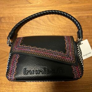 Desigual エスニック 刺繍ハンドバッグ新品 タグ付き ドバイで購入