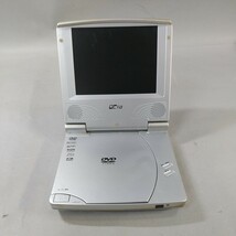 9592■同梱NG OCTA PORTABLE DVD/CD PLAYER ポータブル CD/DVDプレーヤー OPD-051P シルバー 本体のみ オクタライン 未検品_画像3