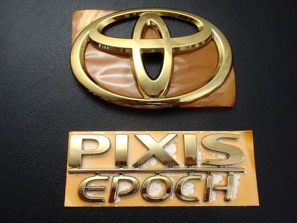 7トレジャー 【 トヨタ ピクシス エポック LA300A / LA310A TOYOTA PIXIS EPOCH 】 プレムアム ゴールド エンブレム リア 2点セット