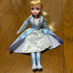 アナと雪の女王2 エルサ FROZEN お人形 ドール