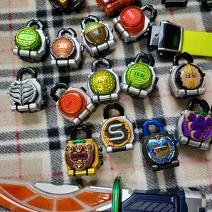 DX 仮面ライダー鎧武 ガイム いろいろセット ロックシード など  中古の画像4