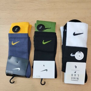 NIKE EVERYDAY PLUS CUSHIONED CREW SOCKS mmw sacai ネイビー×イエロー ブラック×グリーン ブラック×ホワイト 3セット