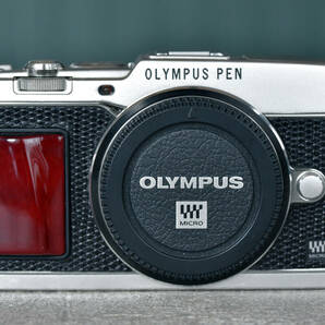 OLYMPUS E-P5 プレミアムモデル ショット数：5254 ■付属：ビューファインダーVF-4 元箱 説明書 純正バッテリー チャージャー ストラップの画像1