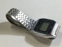 g_t W027 ★電池切れ★CASIO/カシオ★B817 デジタル腕時計★金属ベルト★中古現状品★動作未確認★_画像4