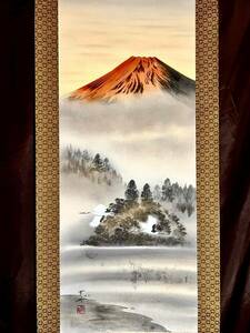 Art hand Auction [Genuine] [S8] Geishu Red Fuji Flying Crane Silk, hand-painted, gold paint, landscape painting, birds and animals, good luck, Japanese painting, painting, hanging scroll, Painting, Japanese painting, Landscape, Wind and moon