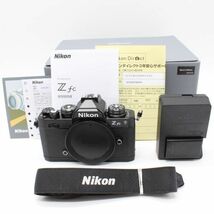 ショット数642！嬉しい本箱・説明書付！購入店記載の保証書あり■ほぼ新品■ Nikon Z fc ボディ ブラック_画像1