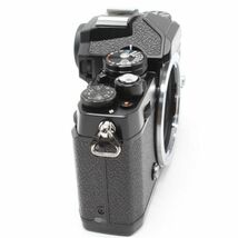 ショット数642！嬉しい本箱・説明書付！購入店記載の保証書あり■ほぼ新品■ Nikon Z fc ボディ ブラック_画像3