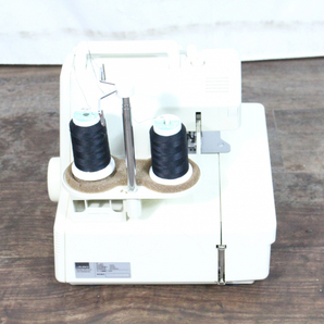 【ト長】1円スタート JUKI ジューキ MO-512 ロックミシン ミシン 裁縫 手工芸 ハンドクラフト フットペダル 箱付き IC300IOE27の画像2