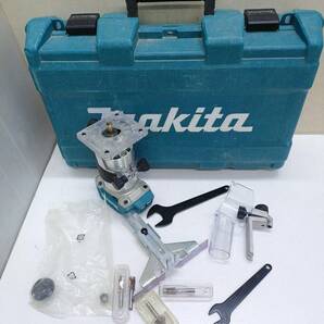 送料無料g30197 makita マキタ 18V 充電式トリマ RT50D 本体 ケースのみ コードレス ルーター 木材加工 穴あけ トリマー 電動工具 工作機械の画像1