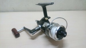 DAIWA ダイワ SS700 スピニングリール 黒 ブラック 釣り フィッシング リール