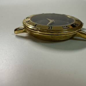 GUCCI グッチ QZ ゴールドカラー 黒文字盤 3000.2L 非稼働品 フェイスのみ レディース 腕時計の画像5