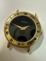 GUCCI グッチ QZ ゴールドカラー 黒文字盤 3000.2L 非稼働品 フェイスのみ レディース 腕時計_画像1