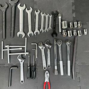 工具セット(スパナ、モンキー、ラチェット、ソケット他)の画像1