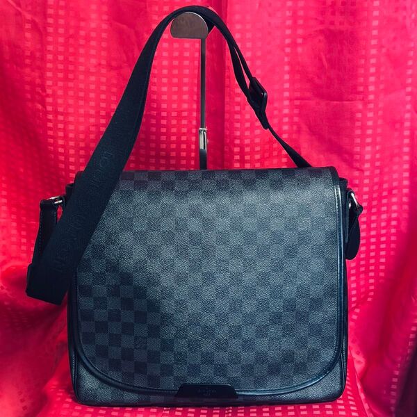 正規良品/LOUIS VUITTON/ルイヴィトン/ダニエルMM/ダミエ・グラフィット/メッセンジャーバック