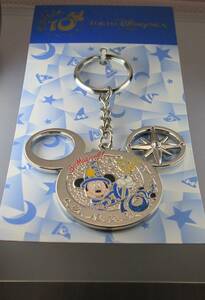 ミッキーマウス・メダルチェーン　東京ディズニーシー　１０周年　キーホルダー　ラインストーン　魔法使い　ディズニー