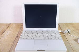 APPLE iBook Ｇ4 A1054 通電確認済み ジャンク品 ACアダプタ付属　管理番号7927