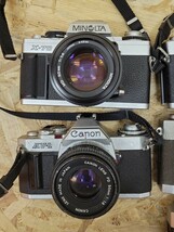 D 当時物 フィルムカメラ 7点まとめて Canon MINOLTA Konica キャノン ミノルタ コニカ 一眼レフ レンズセット マニュアルフォーカス_画像2