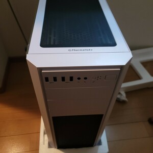 Thermaltake Versa H26 White /w casefan ミドルタワー型PCケース ゲーミングPC 