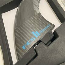 新品 サーフィン フィン FCS2 PERFORMER PC CARBON Tri Fin set S BLACK TEAL ブルー SMALL FCS II エフシーエス2 パフォーマー カーボン_画像2