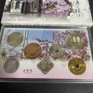 特年 平成24年桜の通り抜け 貨幣セット 2012年 小手毬 純銀製メダル付きの画像1