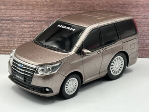 即決有★プルバックカー TOYOTA トヨタ ノア NOAH 80系 ハイブリッド HV ダークシェリーマイカメタリック カラーサンプル★ミニカー