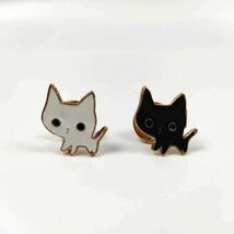 黒猫白猫 ピンバッジ 2個セット ピンズ_画像1