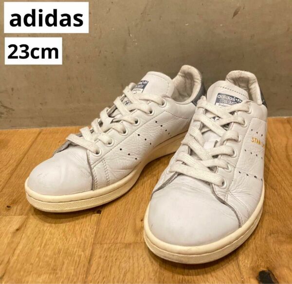 adidas アディダス スタンスミス ホワイトネイビー　スニーカー　レディース