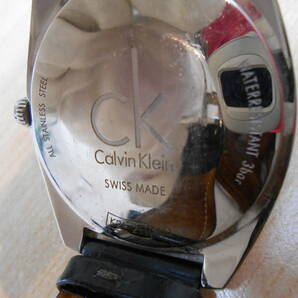 24689 中古品 Calvin Klein カルバンクライン 腕時計 CK K2F211 デイト シルバー文字盤 クォーツ メンズ腕時計 カレンダー 譲渡品の画像9