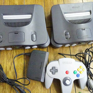 ◆ Nintendo64 ニンテンドー64 本体 2台 任天堂 ジャンク NUS-001 電源コード 赤白黄色コード×2 コントローラー付き ◆の画像2