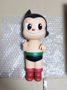 HOW2WORK LABUBU by Kasing Lung ASTROBOY 阿童木 鉄腕アトム ラブブ 村上隆 カイカイキキ kaikaikiki instinctoy zimomo rangeas t9g