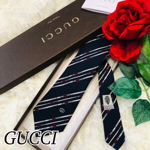 GUCCI グッチ メンズ 男性 紳士 ネクタイ ブランドネクタイ ストライプ GGロゴ ロゴ ネイビー 紺 カッコいい 美品 未使用に近い 剣先 8.1cm