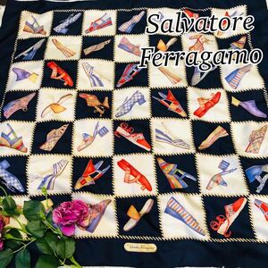 Salvatore Ferragamo サルヴァトーレ フェラガモ レディース 女性 スカーフ ブランドスカーフ パンプス柄 ネイビー ホワイト モダン 86×86