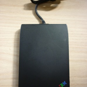 IBM External USB Floppy Disk Drive フロッピーディスクドライブ 05K9283 3モードの画像2