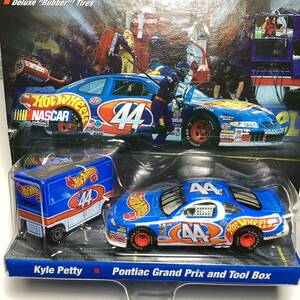 ☆ホットウィール レーシング☆ ポンティアック　グランド　プリックス　ツールボックス付　NASCAR ナスカー　リアルライダー　Hot Wheels