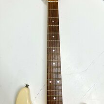 ◆【ジャンク品】Squier by Fender スクワイア フェンダー STARTOCASTER エレキギター 弦楽器 ソフトケース付 現状品 (E2)N/G60415/9/4.6_画像2