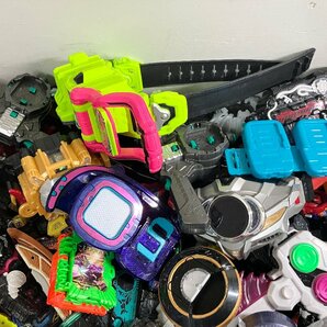 ★仮面ライダーグッズまとめ売り ゴースト リバイス ジオウ 等 変身ベルト おもちゃ 特撮 ジャンク品 23.2kg★の画像8