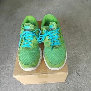 NIKEランニングシューズ軽量スニーカー。2600円に値下げしました。