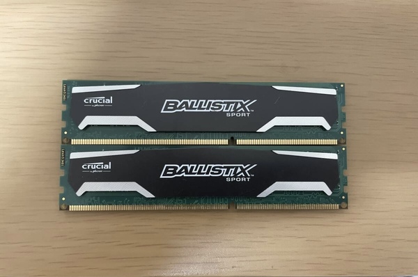 DDR3-1600 4GB×2枚 合計8GB PC3-12800 Crucial BALLISTIX SPORT bls4g3d1609ds1s00 黒色ヒートシンク デスクトップ用メモリ 【動作保証】