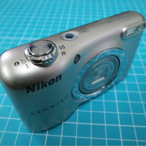 Nikon COOLPIX A10【単三電池カメラ】