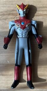 ◇ウルトラマン R/B ルーブ ウルトラヒーローシリーズ ウルトラマンロッソ フレイム 中古 ソフビ フィギュア 2018 バンダイ